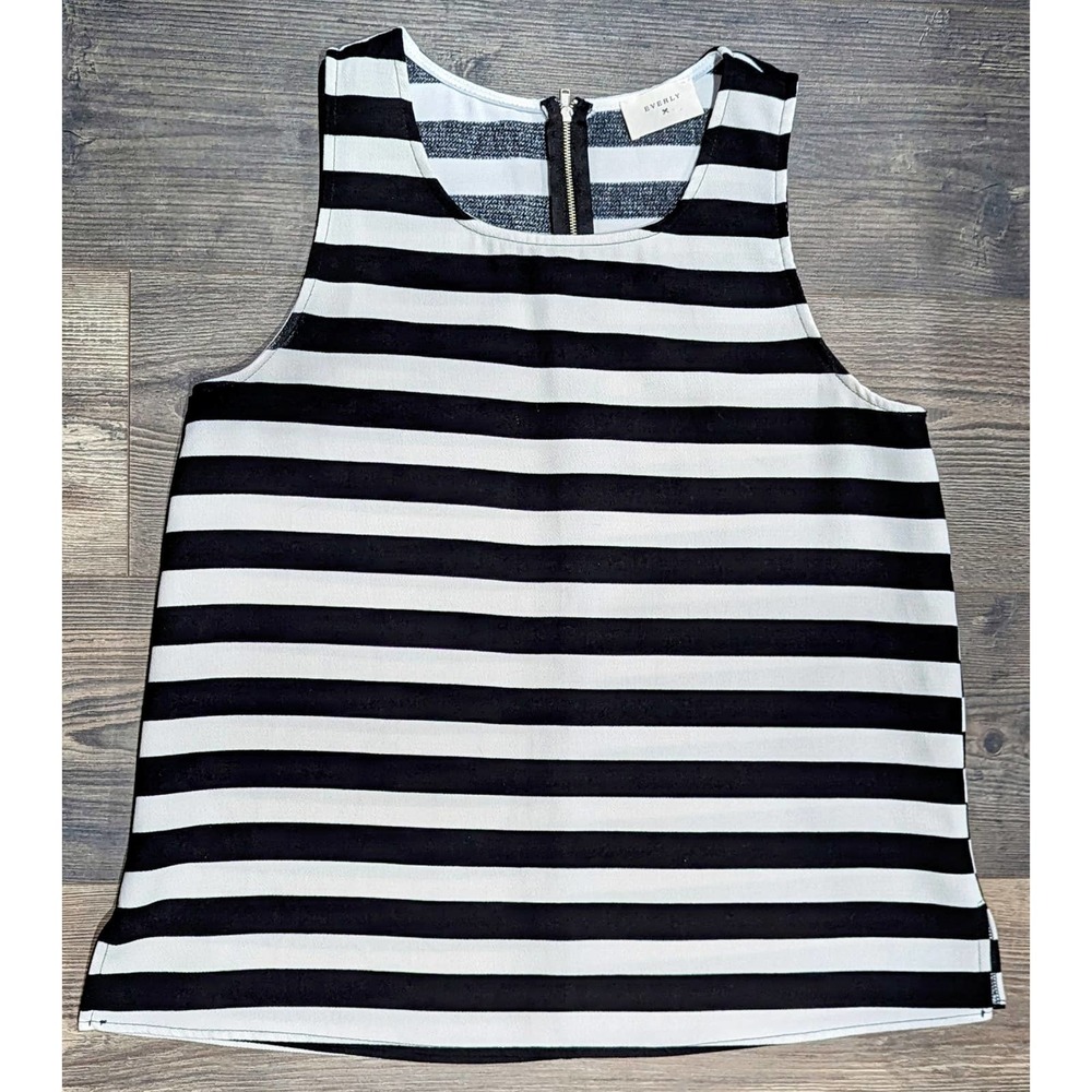 Everly Black and white Striped Blouse Women's size Large